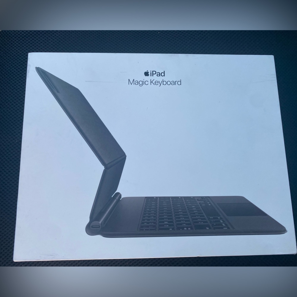 Genuine Apple Ipad 11” Magic Keyboard